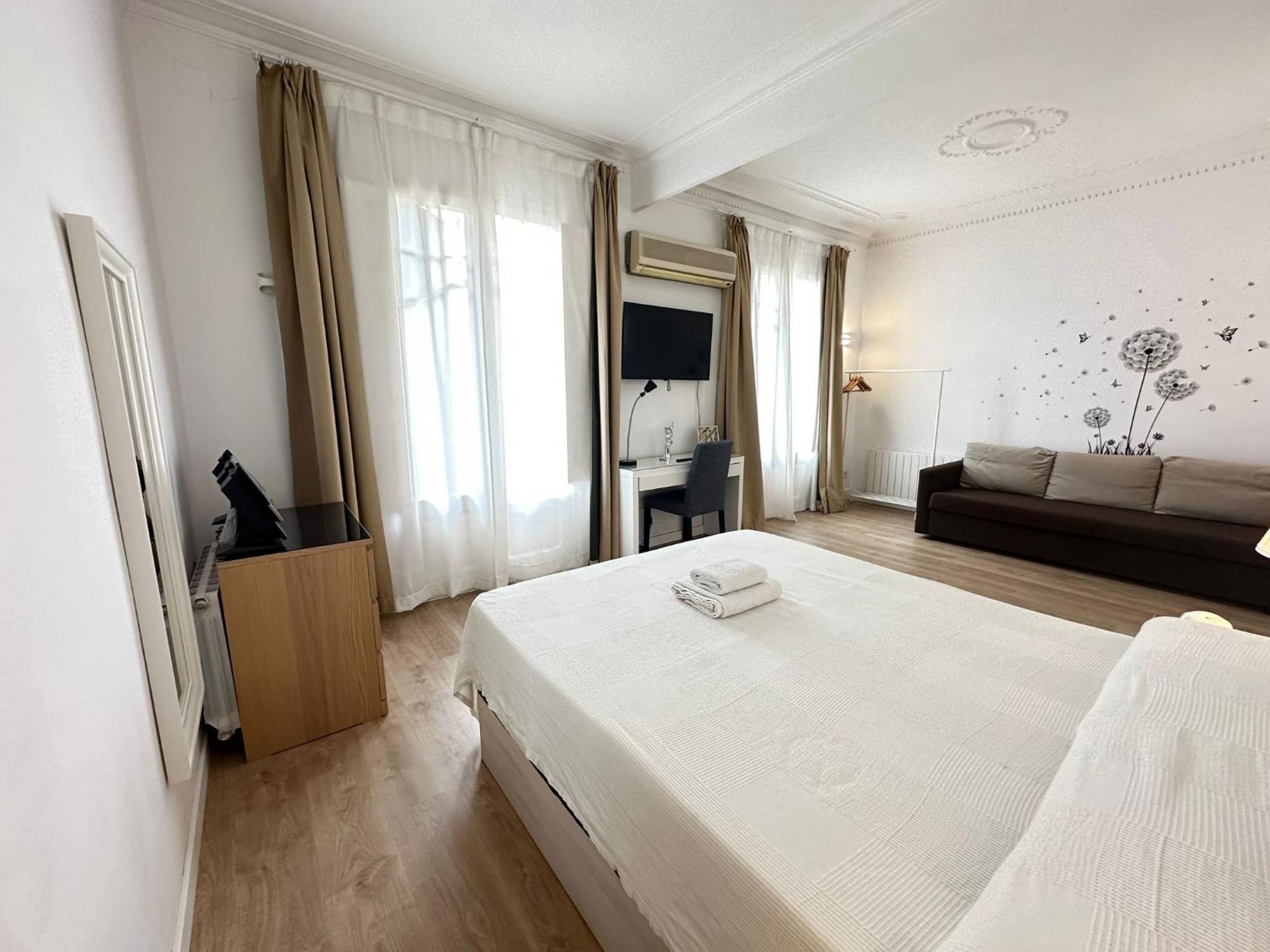 Alojamiento En Roger De Flor Barcelone Extérieur photo